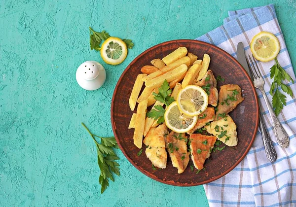 Fried Perch Fillet Fries Brown Clay Plate Top View Copy — Stock Photo, Image