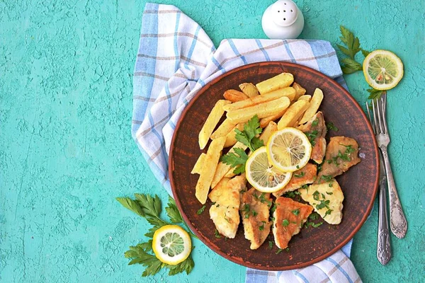Fried Perch Fillet Fries Brown Clay Plate Top View Copy — Stock Photo, Image