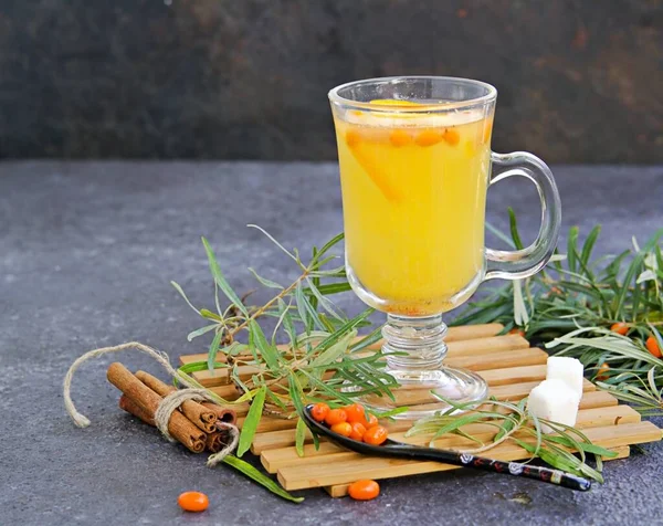 Brewed Tea Sea Buckthorn Orange Slices Glass Mug Black Concrete — Stock Photo, Image