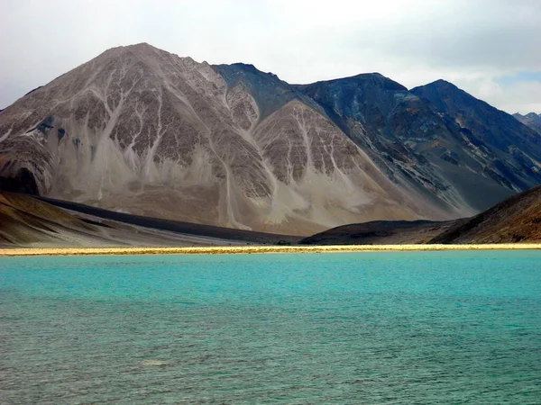 Pangong Tso, Pangong Lake, Ladakh India, Leh — стоковое фото