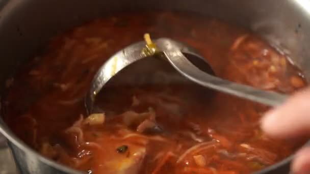 Sopa Tomate Beterraba Ucraniana Russa Com Creme Leite Borscht — Vídeo de Stock