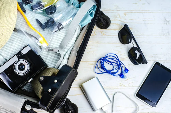 Fotoğraf makineli seyahat seti, sıvılar için şeffaf plastik torba, para, pasaport, saat, akıllı telefon, elektrik bankası