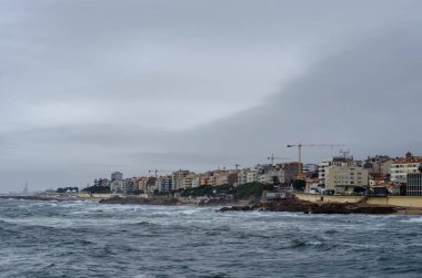 Okyanus kıyısındaki Porto Şehri Sahili