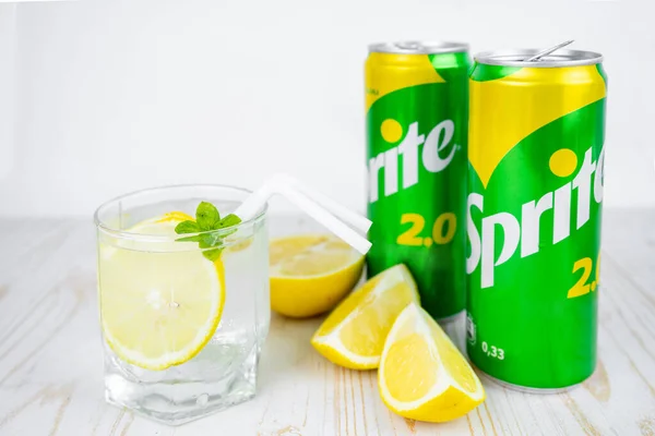 Copo Água Com Gás Sprite Com Gelo Hortelã Limão Conceito — Fotografia de Stock