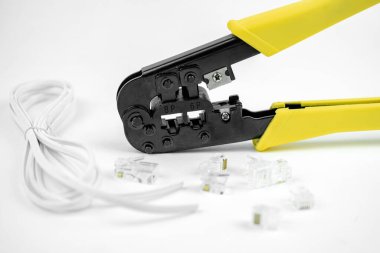 İnternet ya da telefon hattı kabloları ve sıkıştırıcı, Twisting Cable Tool Twisted Ethernet UTP Cat 5, Crimping RJ45 LAN kablosu, RJ45 bağlayıcısını çalıştırma