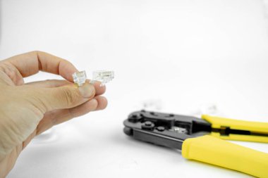 İnternet ya da telefon hattı kabloları ve sıkıştırıcı, Twisting Cable Tool Twisted Ethernet UTP Cat 5, Crimping RJ45 LAN kablosu, RJ45 bağlayıcısını çalıştırma