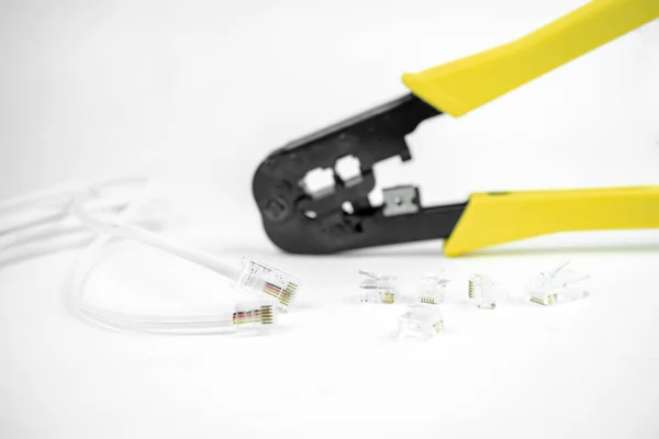 İnternet ya da telefon hattı kabloları ve sıkıştırıcı, Twisting Cable Tool Twisted Ethernet UTP Cat 5, Crimping RJ45 LAN kablosu, RJ45 bağlayıcısını çalıştırma