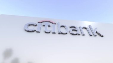 Aynalı bir yüzeyde Metal Citibank amblemi. 