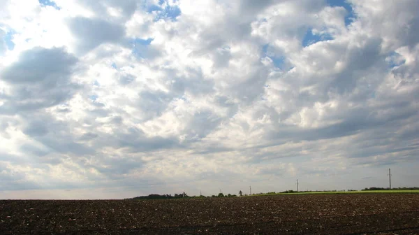 Terreno Coltivabile Sole Parzialmente Nuvoloso Raggio Sole — Foto Stock