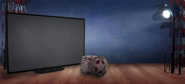 Boş bir TV, film makaraları ve spot ışıklarıyla reklam şablonu istendiğinde video. Kendi başlıklarınızı eklemek için fotokopi alanı olan bir film kavramı