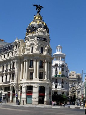 Madrid, Edificio Metrpolis, Calle Alcal, Edificio Famoso, Espaa, Arquitectura, Cielo Azul, Urbana, Casa, Edificio, Paisaje urbano, construccin, covid, exterior