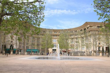 Poseidon meydanı ve Antigone ilçesinde ki muhteşem çeşmesi, Montpellier, Fransa