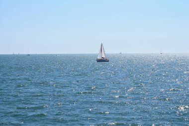 Yelkende Akdeniz deniz, Fransa