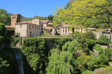 Fransa'nın en güzel köylerinden biri olan Herault Vadisi'ndeki muhteşem Saint Guilhem le Desert köyü