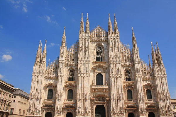 Muhteşem Milano Katedrali, Duomo di Milano, Square Piazza Duomo, İtalya dünyanın en büyük Gotik katedrali