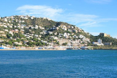 Roses, Costa Brava üzerinde bulunan Akdeniz kasabası, Katalonya, İspanya