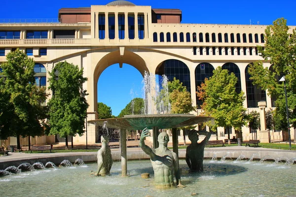 Thessalie meydanı ve Antigone ilçesinde inanılmaz çeşme, Montpellier, Fransa
