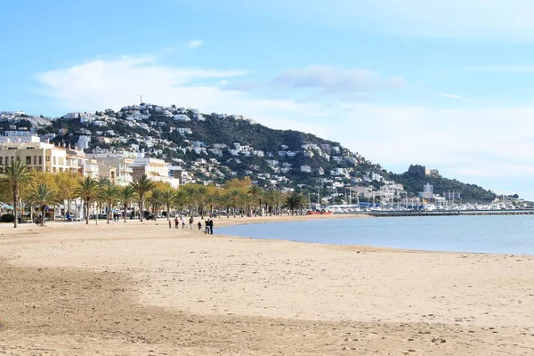 Bella Spiaggia Roses Città Mediterranea Situata Sulla Costa Brava Catalogna — Foto Stock