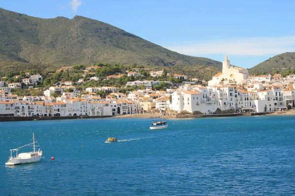 Cadaques Amazing İspanya köyü, Akdeniz, Costa Brava, Katalonya