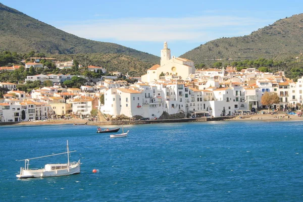 Cadaques Amazing İspanya köyü, Akdeniz, Costa Brava, Katalonya