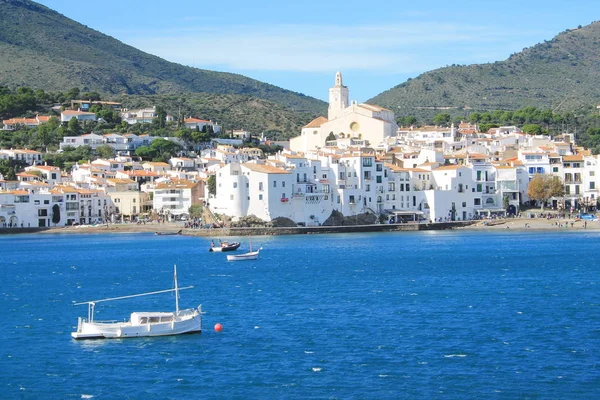 Cadaques Amazing İspanya köyü, Akdeniz, Costa Brava, Katalonya