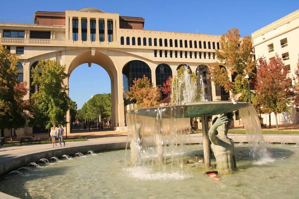 Thessalie meydanı ve Antigone ilçesinde inanılmaz çeşme, Montpellier, Fransa