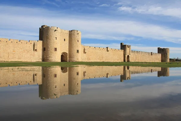 Aigues Mortes, Camargue, Fransa şaşırtıcı ve ünlü ortaçağ şehir surları