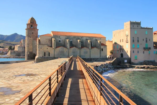 Meşhur Collioure Kasabası Pireneler Eteklerinde Vermeille Sahilinde Spanyol Sınırından Önceki — Stok fotoğraf