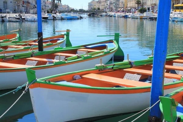 Colorful Traditional Wooden Boats Sete Seaside Resort Singular Island Mediterranean — Stock fotografie