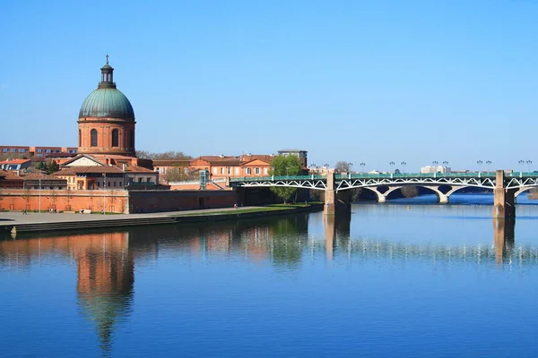 Puente San Pedro Pasa Sobre Río Garona Hospital Grave Toulouse — Foto de Stock