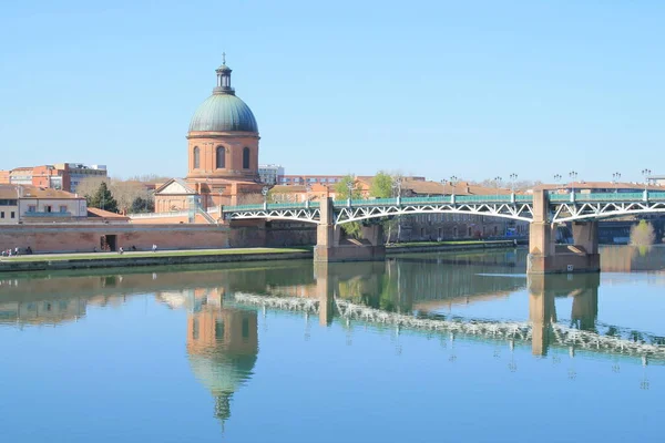 Puente San Pedro Pasa Sobre Río Garona Hospital Grave Toulouse — Foto de Stock