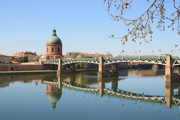 Puente San Pedro Pasa Sobre Río Garona Hospital Grave Toulouse — Foto de Stock