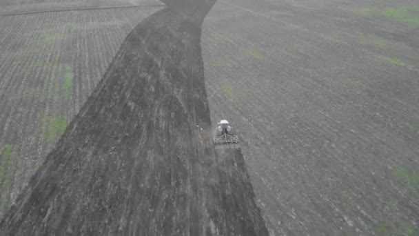 Letecký Pohled Západ Slunce Nad Traktor Hrůzný Pole — Stock video