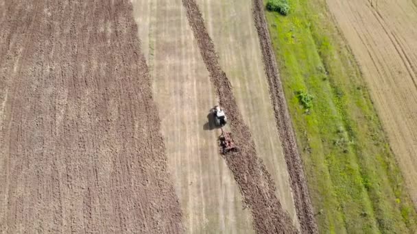 Vue Aérienne Coucher Soleil Dessus Tracteur Qui Herse Champ — Video