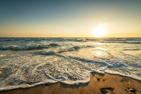 Schöner Sonnenaufgang Über Dem Meer — Stockfoto