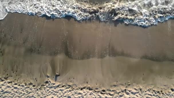Imagens Aéreas Drones Ondas Queda Pôr Sol Atingindo Praia Sinemorets — Vídeo de Stock