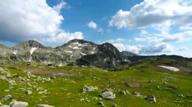 Kamenitsa tepe, Pirin Dağı yaz itibariyle Bulgaristan üzerinden Timelapse.