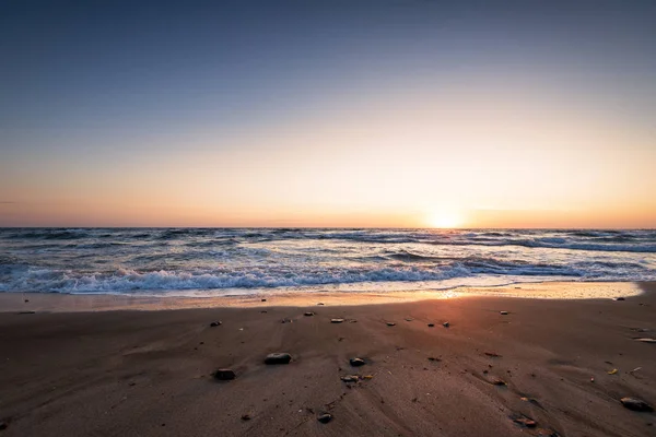 Schöner Sonnenaufgang Über Dem Meer — Stockfoto