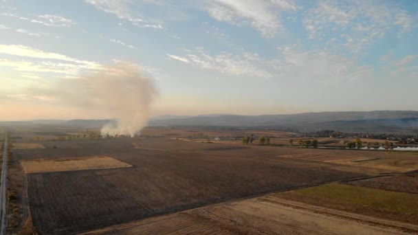 Vista Aérea Del Fuego Zona Agrícola Bulgaria — Vídeo de stock