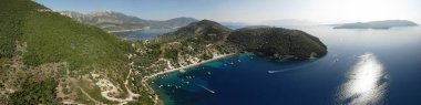Desimi Beach Golf ve Adası yaz aylarında Yunanistan'da temiz su ile yakın.