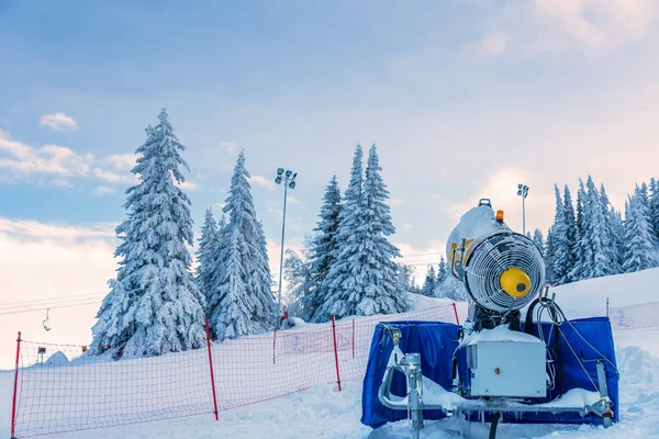 Canons Neige Dans Une Station Ski Hiver — Photo