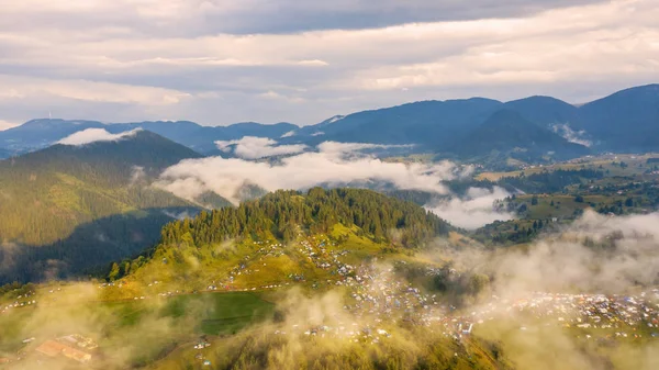 Gela Dorf nach dem Regen. — Stockfoto