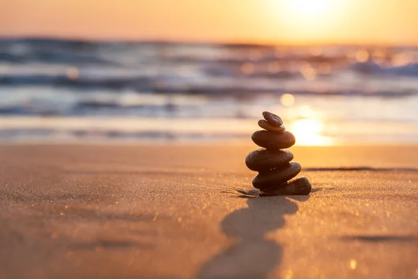 Stenen Balans Bij Zonsopgang Zee Zomer — Stockfoto