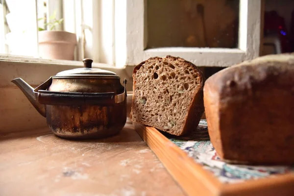 Un pan crujiente fresco de pan casero . — Foto de Stock