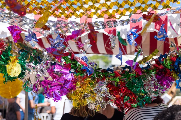 Barevné sukkah dekorace. Sukkotský festival čtyř druhů. Třpytivé dekorace na večírek. — Stock fotografie