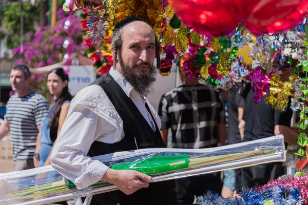 Tel Aviv Israel October 2017 Pria Yahudi Memegang Cabang Palm — Stok Foto