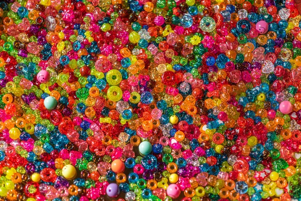 Pełna klatka Shot kolorowe koraliki — Zdjęcie stockowe