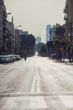 Yom Kippur sırasında merkez Tel Aviv şehrinin boş yolları