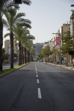 Yom Kippur sırasında merkez Tel Aviv şehrinin boş yolları