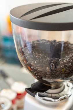 Kahve öğütücüsünde..